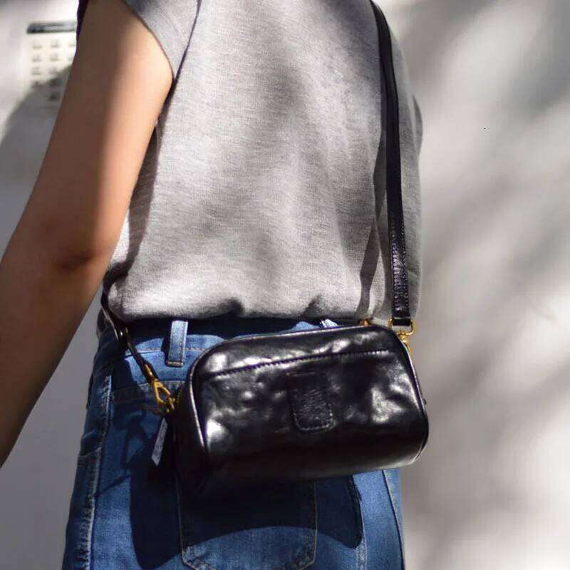 AETOO The First Layer Of Cowhide Foreign Crossbody Retro Boston Single Shoulder Oblique Pillow Bag Leather All-Match Wo
