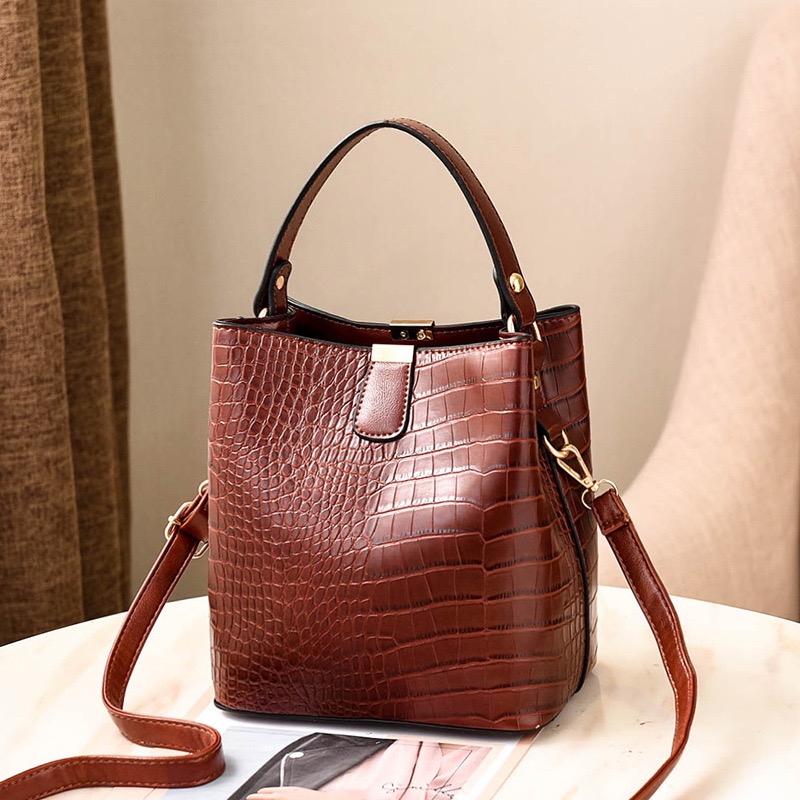 Hot selling women's bag fashion Korean version crocodile patterned bucket bag versatile handheld shoulder bag