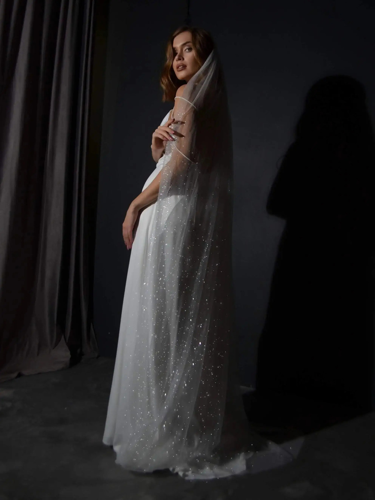 Long Sparkling Bridal Veil Shine Wedding Veil in Golden Hues with Sequins Cathedral Length Golden Veils with Comb V101 250610