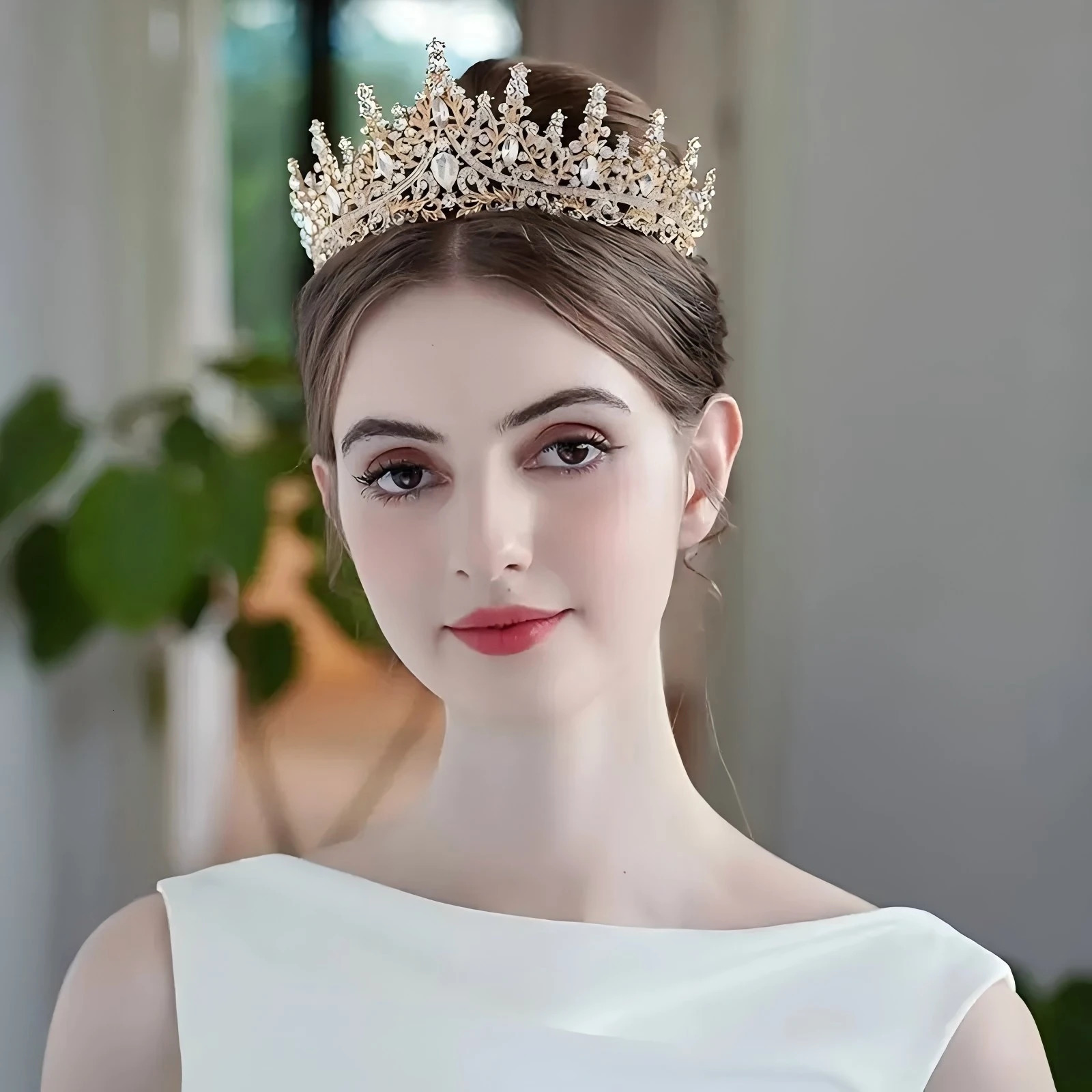 1pc Baroque Queen Crown Elegant Rhinestone Hairband Suitable for Wedding Parties Wearing Womens Hair Accessories Gifts 250610