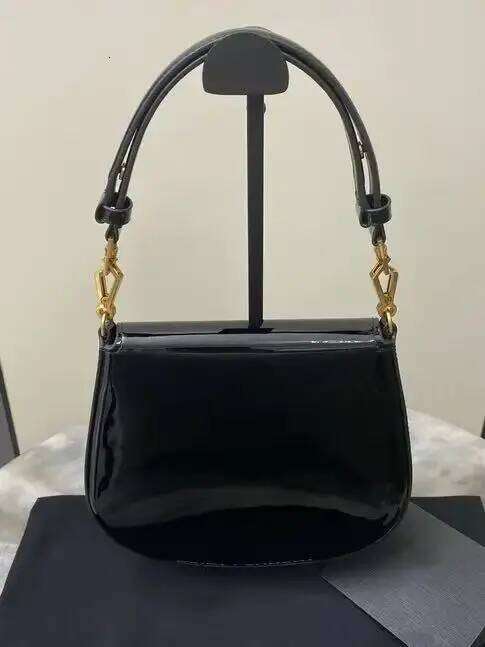 Hot Selling Women's Armpit Saddle Commuting Bag, Handbag, New High-Quality, Simple, Fashionable, Multifunctional Patent Leather Designer Bags