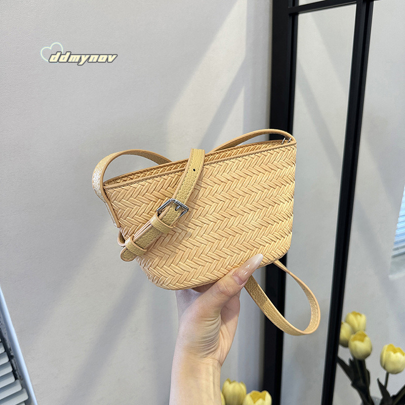 Korean Style Niche Yuanbao Bucket for Women 2025 New Fashion Woven Shoulder Versatile Crossbody Bag ddmynov