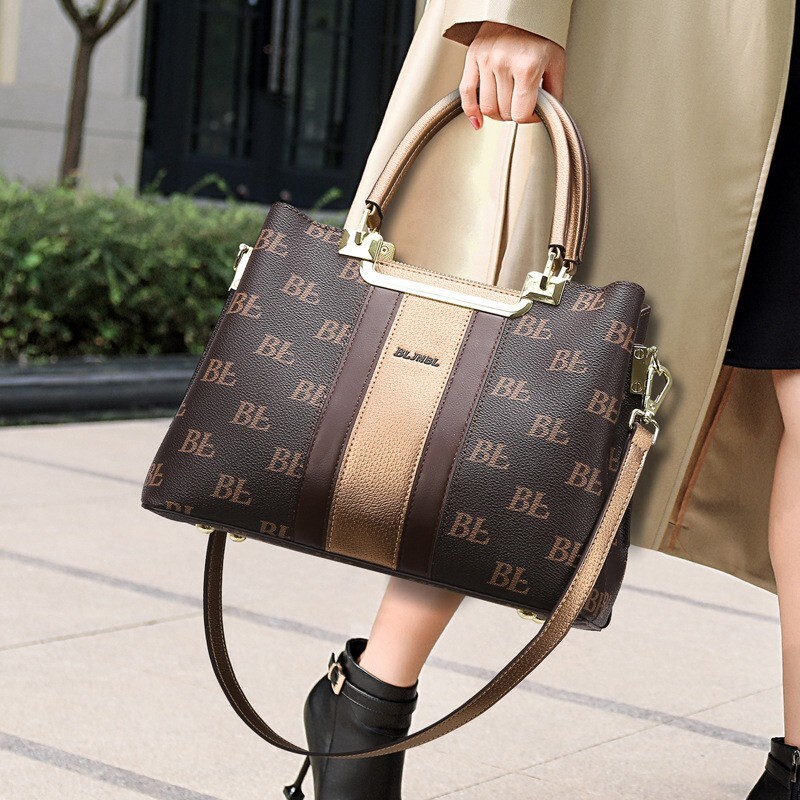 Tote for Women Large Capacity Hot Selling Fashionable Elegant Handbag Versatile Commuter Crossbody Bag