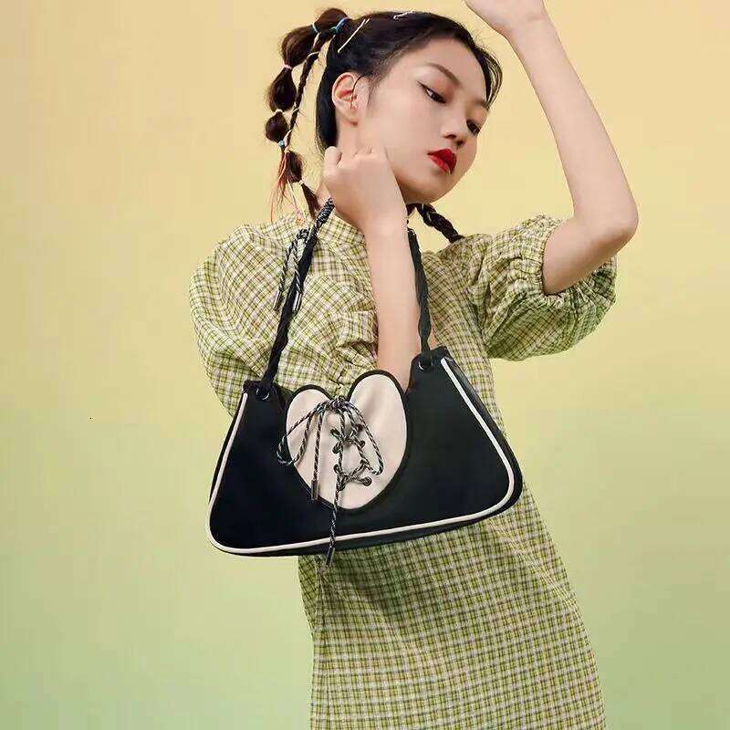 Boston Women 2025 New Summer Niche Design Sense Underarm Package Single Shoulder Body Hobos Bag Sweet Ins Half Moon Handbag