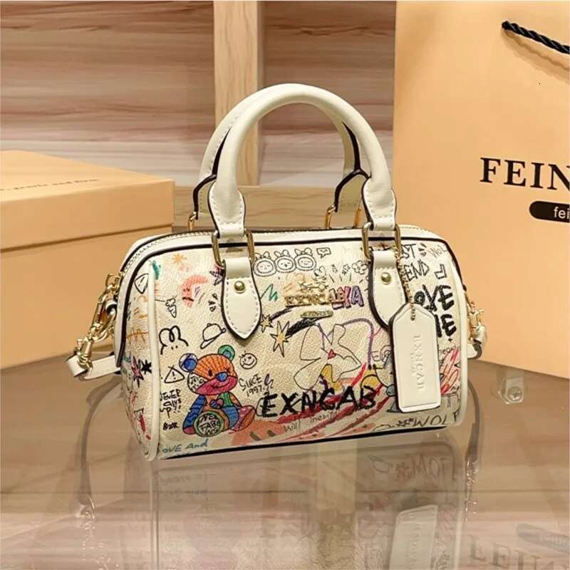 Brand Women's Handbag 2025 Spring/Summer New High end Single shoulder Crossbody Graffiti Bear Boston Pillow Bag