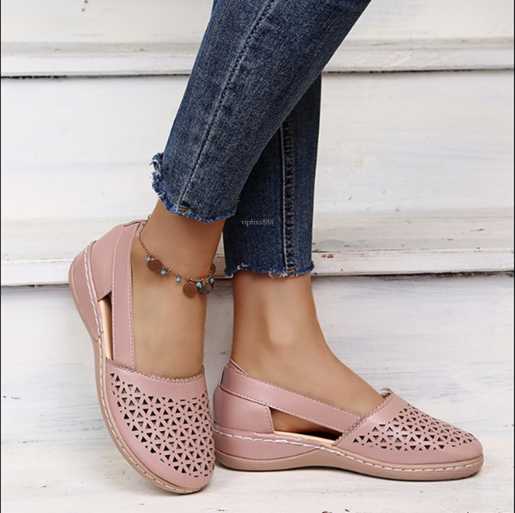 2025 Summer Beach Export Plus Size Casual Sandals For Women European Designer Sandals And American Style Wedge Hollow Solid Color Low Heel Outdoor San