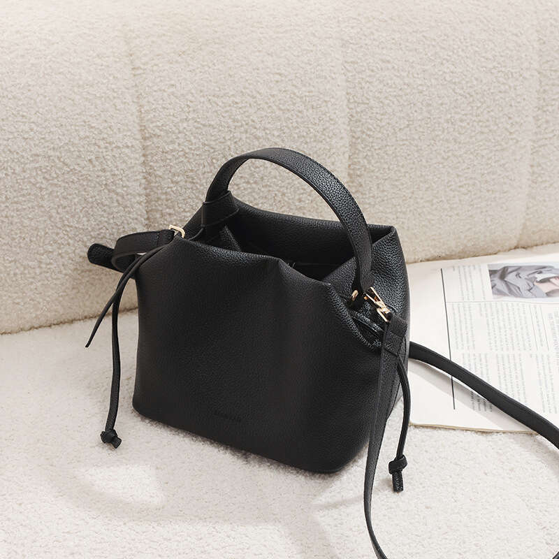 New Genuine Leather Texture Commuter Versatile Shoulder Crossbody Bag Niche Fashion Handbag for Women