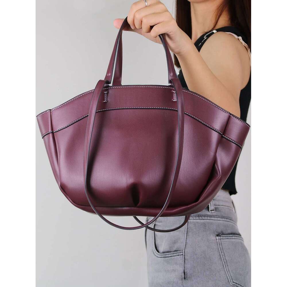 2024 Autumn And Winter New Women's Bags Brown Large Capacity Portable Shoulder Bury Commuting Shopping Bag Versatile Cas