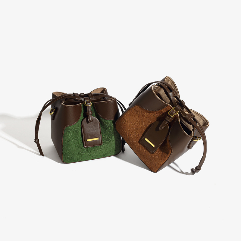 Free Shipping Women's Bag Summer Designer Bags New Fashion High-end Matte Shoulder Crossbody Bag Luxury Retro Versatile Niche Bucket Bag
