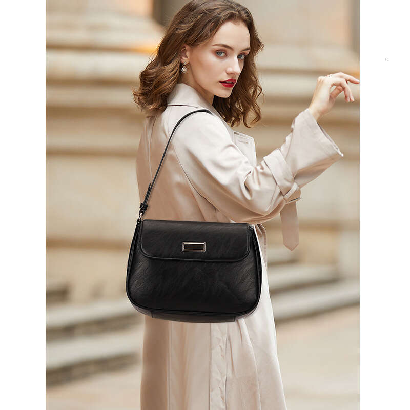 Korean Style Fashion Versatile Underarm Urban Simple Crossbody Women's Shoulder Small Square Bag