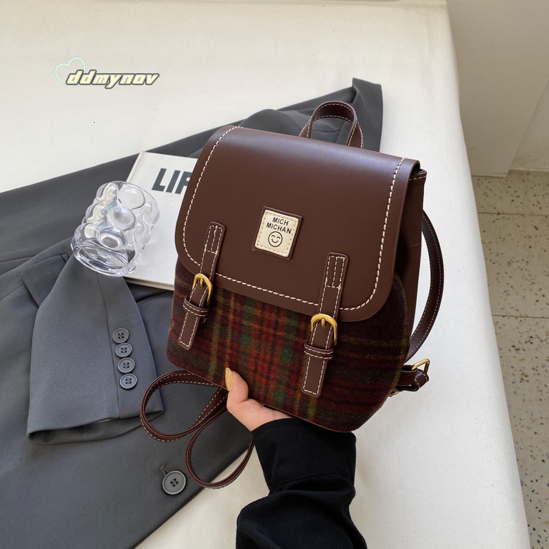 Autumn Winter Woolen Bag Women 2023 New Fashion Plaid Fashionable Handbag for College Students Trendy Small Backpack ddmynov