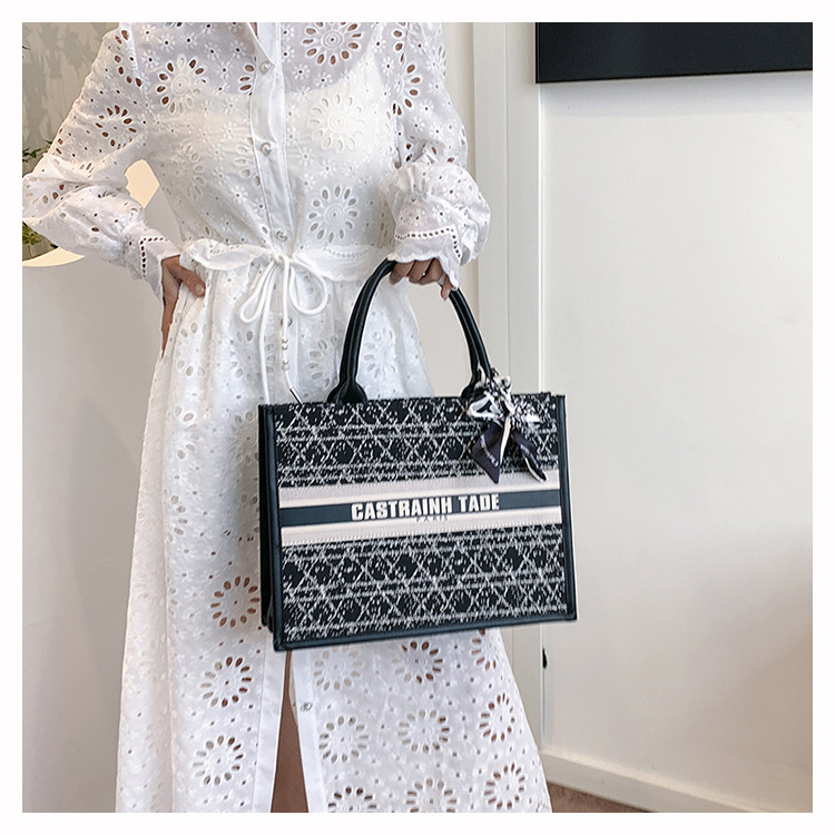 Free shipping 2025 designer Shoulder totes Bags For womans ladies flap printing lady chain square handbag pink women crossbody Underarm tote bag