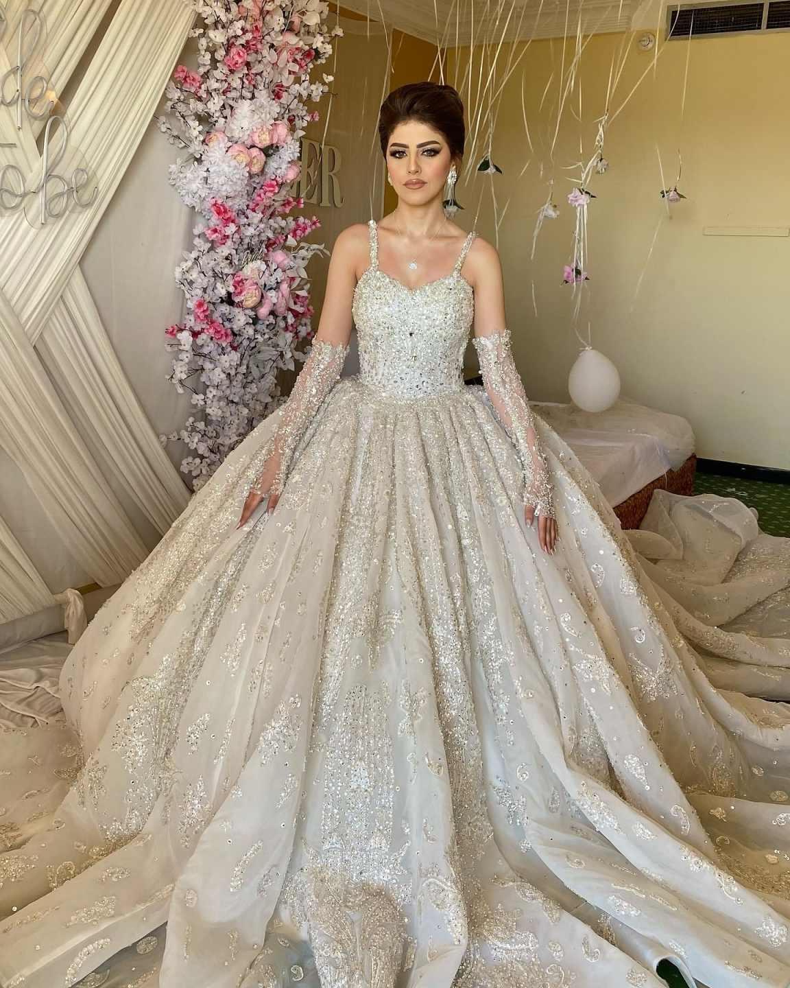 Exquisite Ball Gown Wedding Dress Spaghetti Strap Removable Sleeves Bridal Gowns Sequins Crystal Sweep Train Dresses Custom Made vestidos de novia