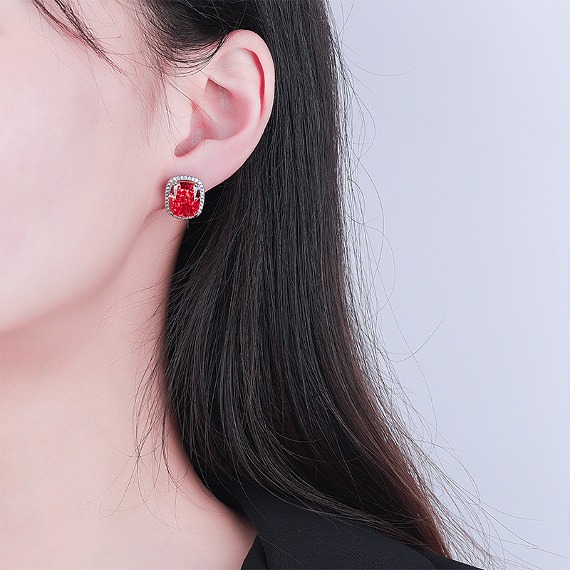 Chic Ladies' Jewelry: Artisan Crafted S925 Ear Cuff Adornments Featuring Exquisite Gems