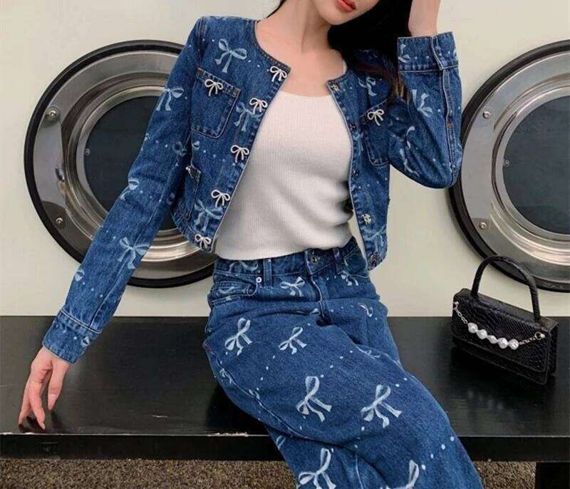 2024 new arrive bow decoration printed Lady Coat long sleeved round neck women denim jacket with pockets, hidden buttons