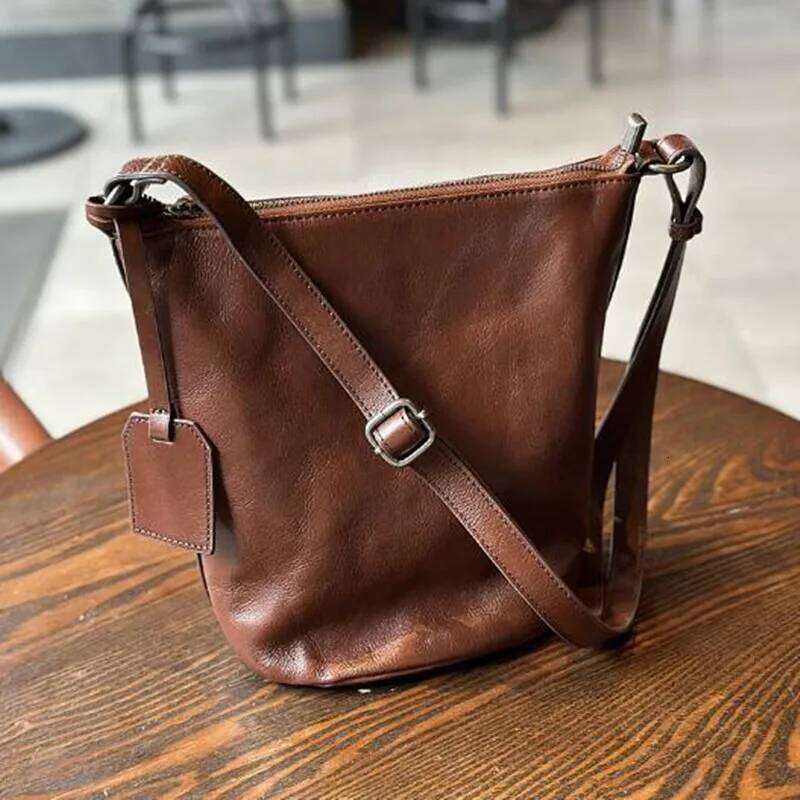 2024 Retro New Bucket Black Leather Women's Tote Top Layer Cowhide Single Shoulder Crossbody Bag