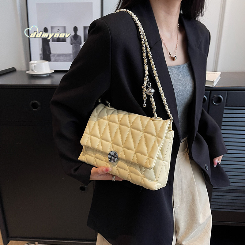 High-Quality Versatile Summer Women's 2023 New Korean Style Quilted Elegant Chain Niche Super Popular Shoulder Underarm Bag ddmynov