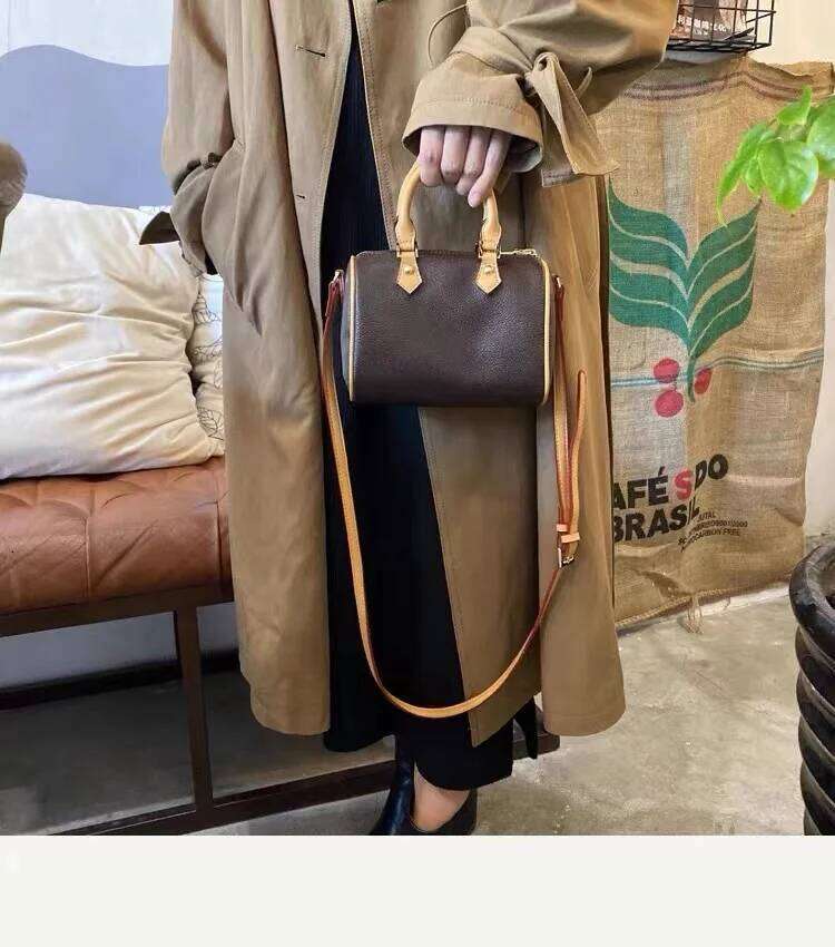 Handbag, Crossbody Large Capacity, Spacious With Detachable Leather Shoulder Strap Bag, Luxurious Design, Trendy