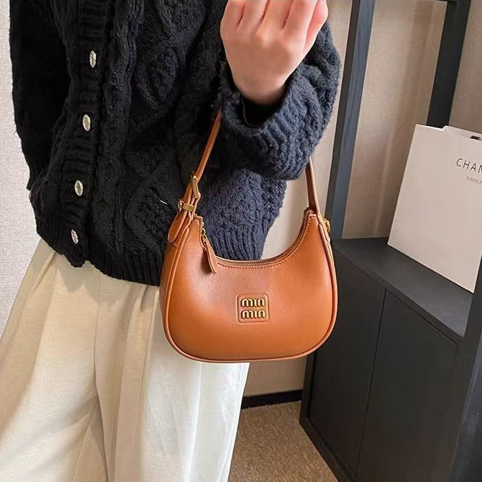Designer Shoulder Bag Luxury Top Quality Womens Fashion Bag messenger fashionable crossbody Underarm bag Half moon bag lassical Handbag 266