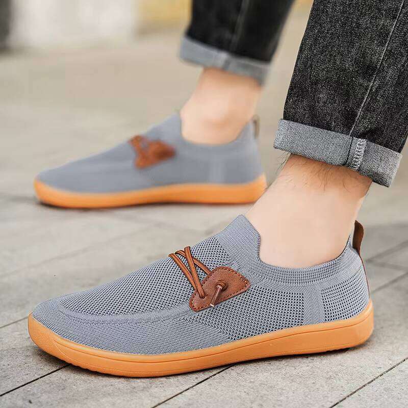 Hot Selling Lightweight Fashion Wide-toed Shoe for Men Comfortable and Shock Absorbing Big Size Sport Sneakers