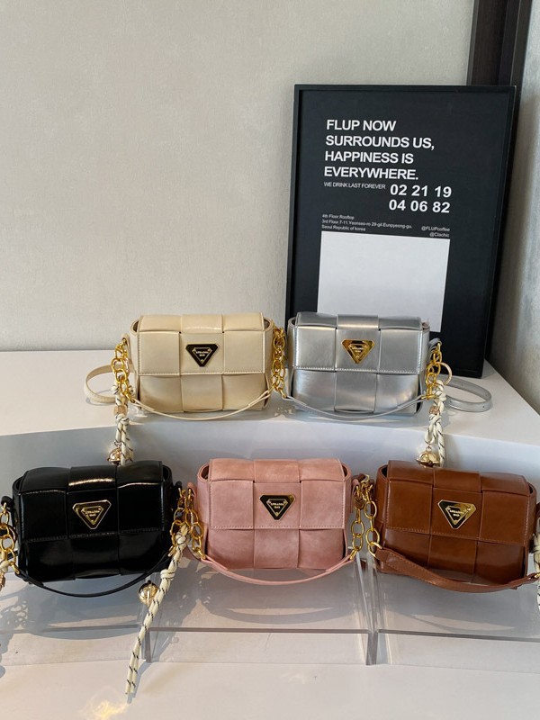Free shipping 2025 new designer Shoulder Bags womans ladies flap lady fashion casual square bag handbag women crossbody Underarm bag