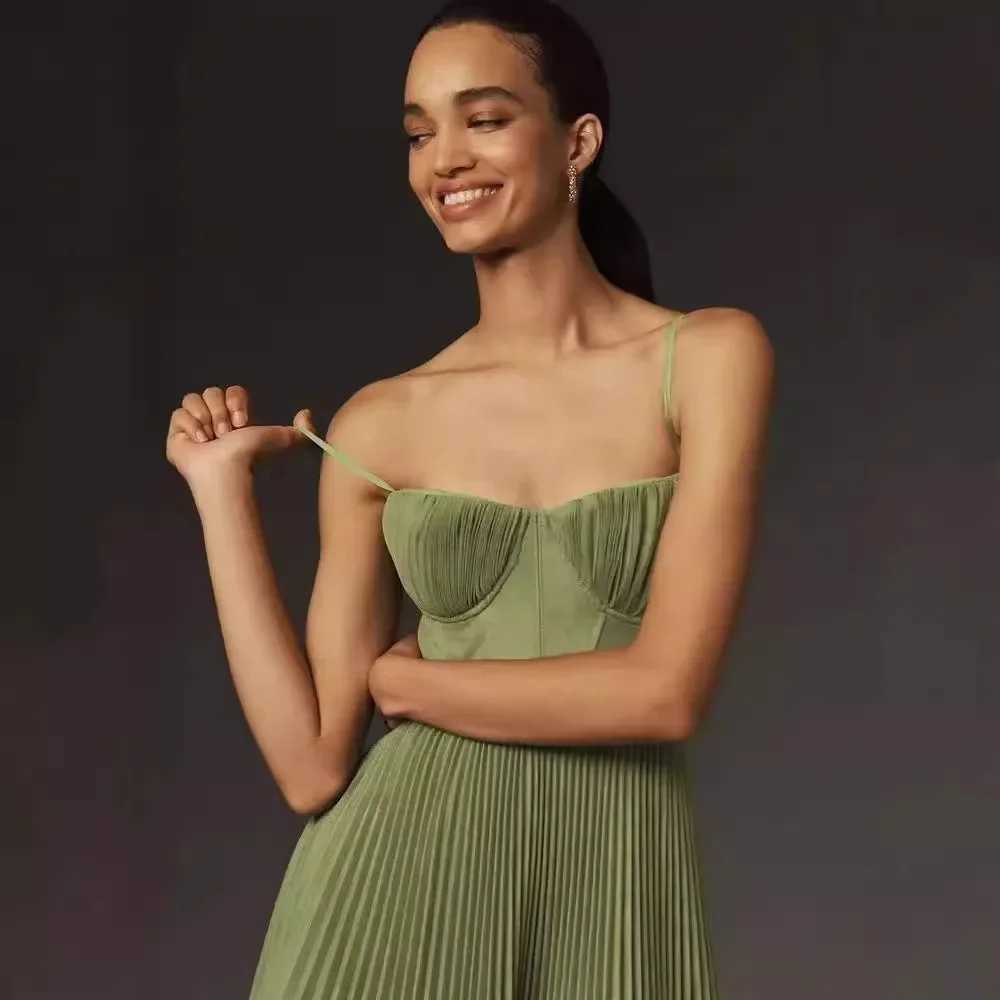 Sexy Evening Dress New Arrival Open-Back Long Sleeveless Deep V Slimming Dress Smooths Your Silhouette Bridesmaid Gown Womens XJ250610