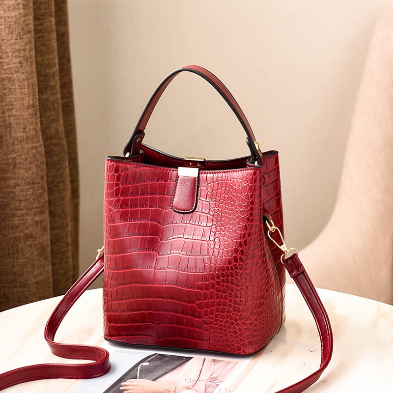 Hot selling women's bag fashion Korean version crocodile patterned bucket bag versatile handheld shoulder bag