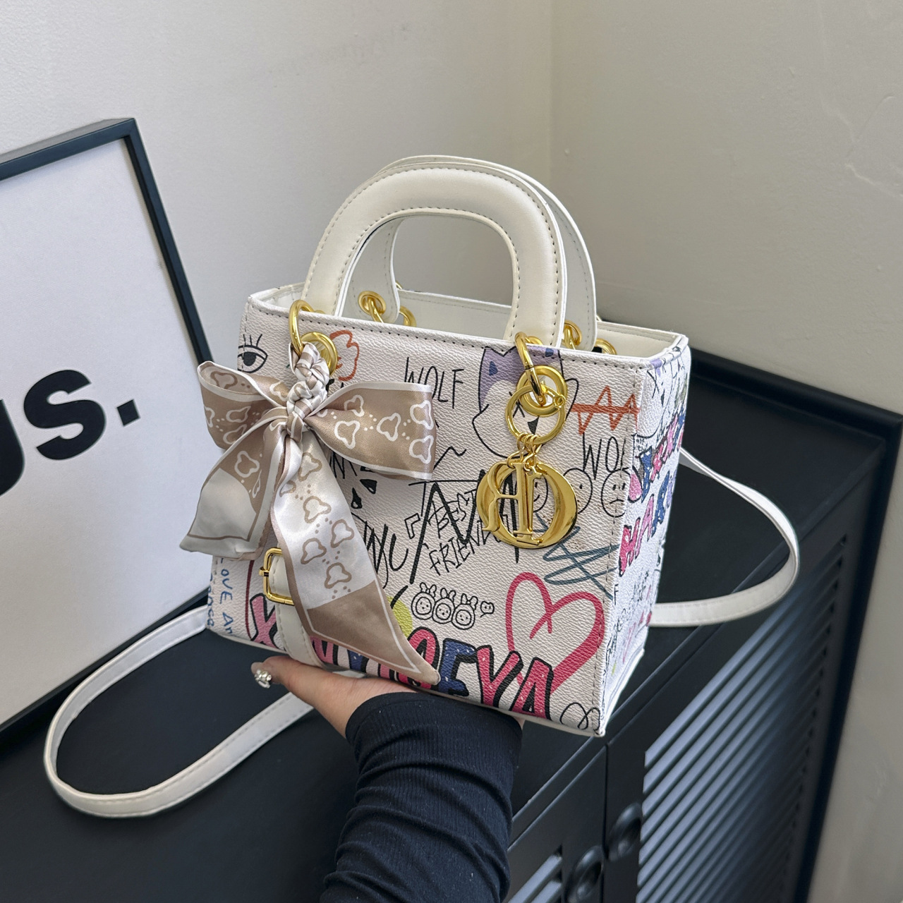 Free shipping 2025 new designer Shoulder Bags For womans ladies flap Graffiti lady square handbag women crossbody Underarm bag