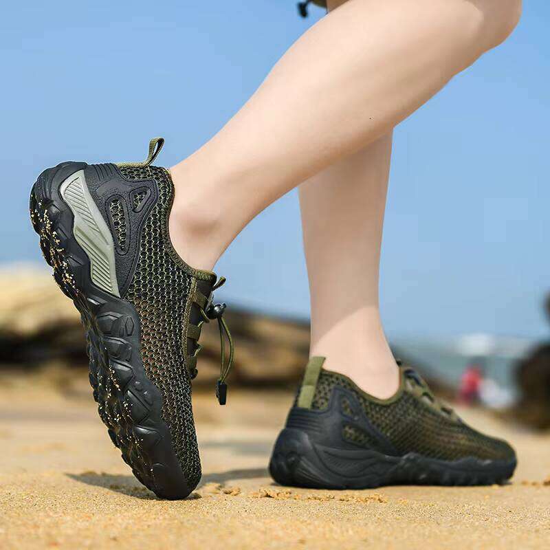 Brand New Outdoor Mesh Breathable River Tracing Comfortable Men's Hiking Shoes
