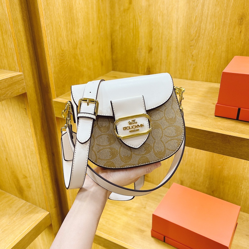 Free shipping 2025 designer women's luxury French fashion retro single shoulder handbag crossbody bag brown