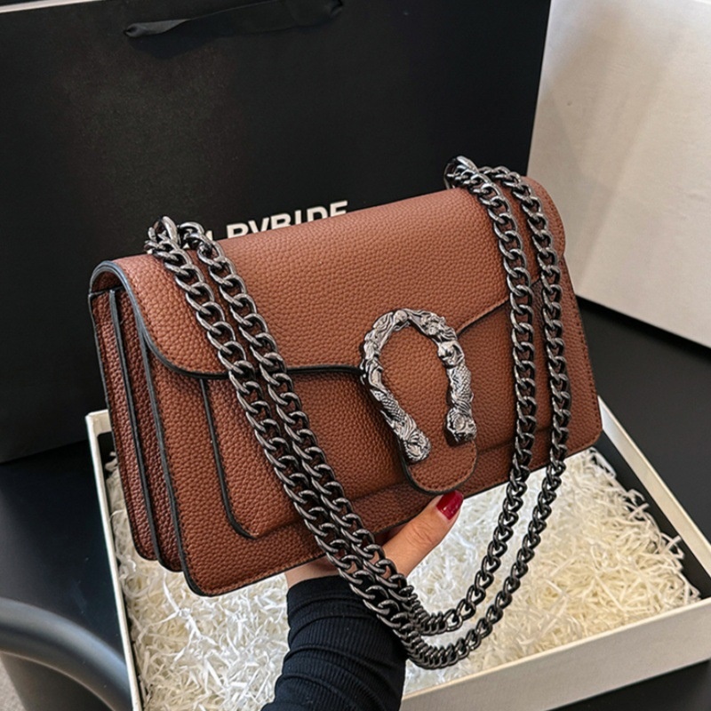 Free shipping 2025 designer women's luxury fashion new chain shoulder crossbody bag Korean version black brown