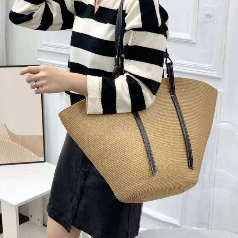 Classic Large Capacity Woven Fashion Grass Beach Leisure Women's Travel Shoulder Bag