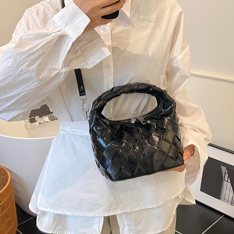 Free Shipping Small Fragrant Style Designer Diamond Grid Bag Fashionable Women's Woven Shoulder Bag Versatile Crossbody Dumpling Bag Casual Handb