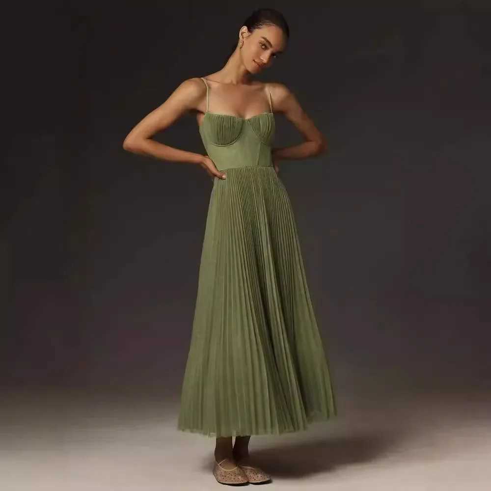 Sexy Evening Dress New Arrival Open-Back Long Sleeveless Deep V Slimming Dress Smooths Your Silhouette Bridesmaid Gown Womens XJ250610