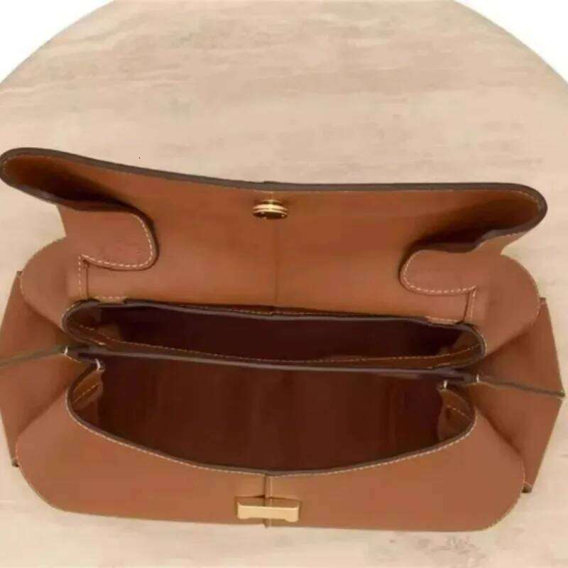 2025 Hot-Selling Model Popular Series 2024 New Bag European And American Fashion Leather Pleated Women's Handbag