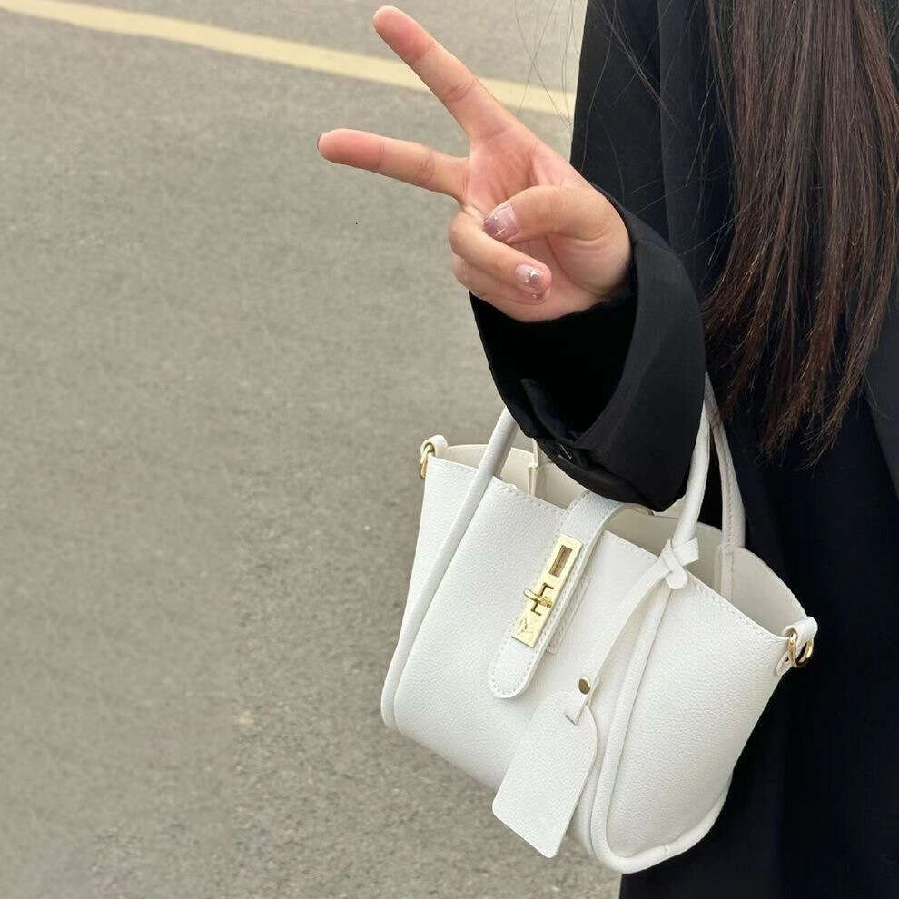 2025 New High-End Commuter Bucket Tote Basket Casual Versatile Outdoor Handbag Shoulder Crossbody Bag