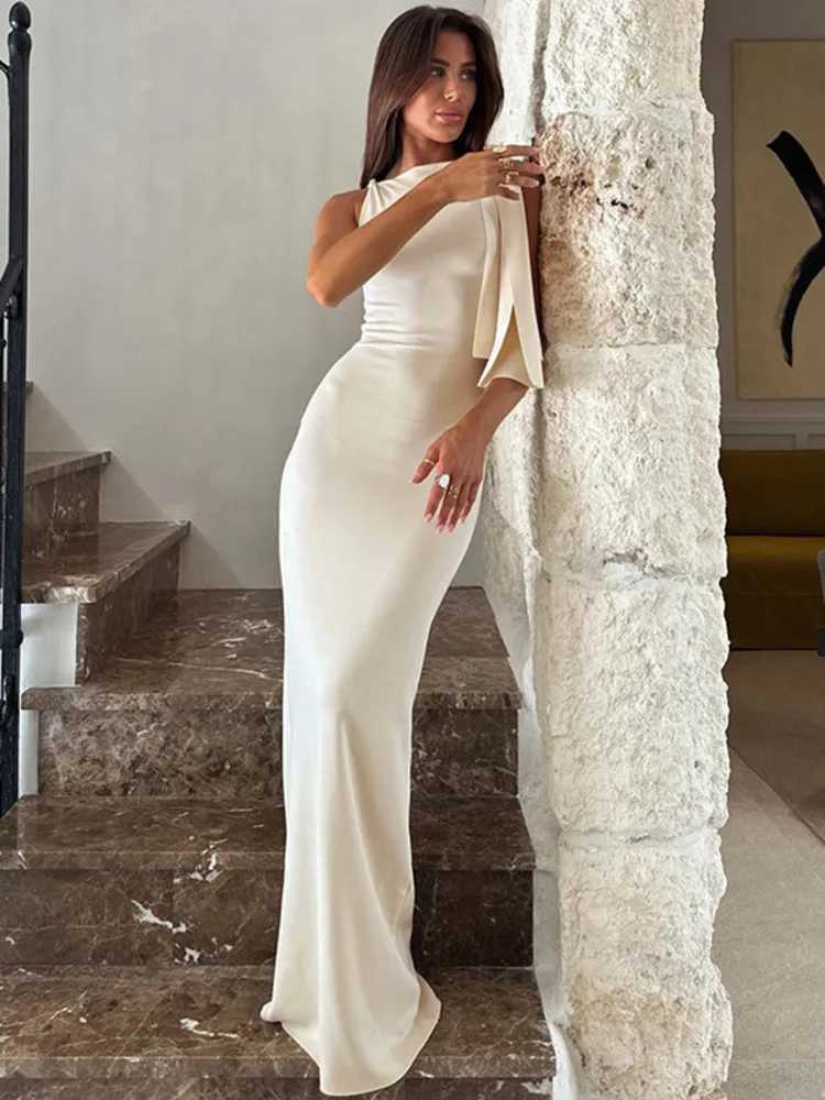 Mozision Diagonal Collar Sleeveless Sexy Maxi Dress For Women Fashion Off-shoulder Sleeveless Bodycon Long Dress Elegant XJ250610