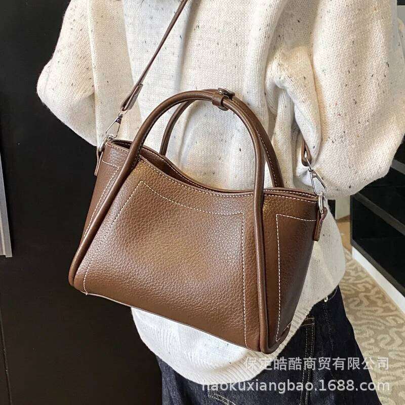 Retro Minimalist Hand-Held Bucket New Niche High-End Single Shoulder Bag, Casual Versatile Women's Bag