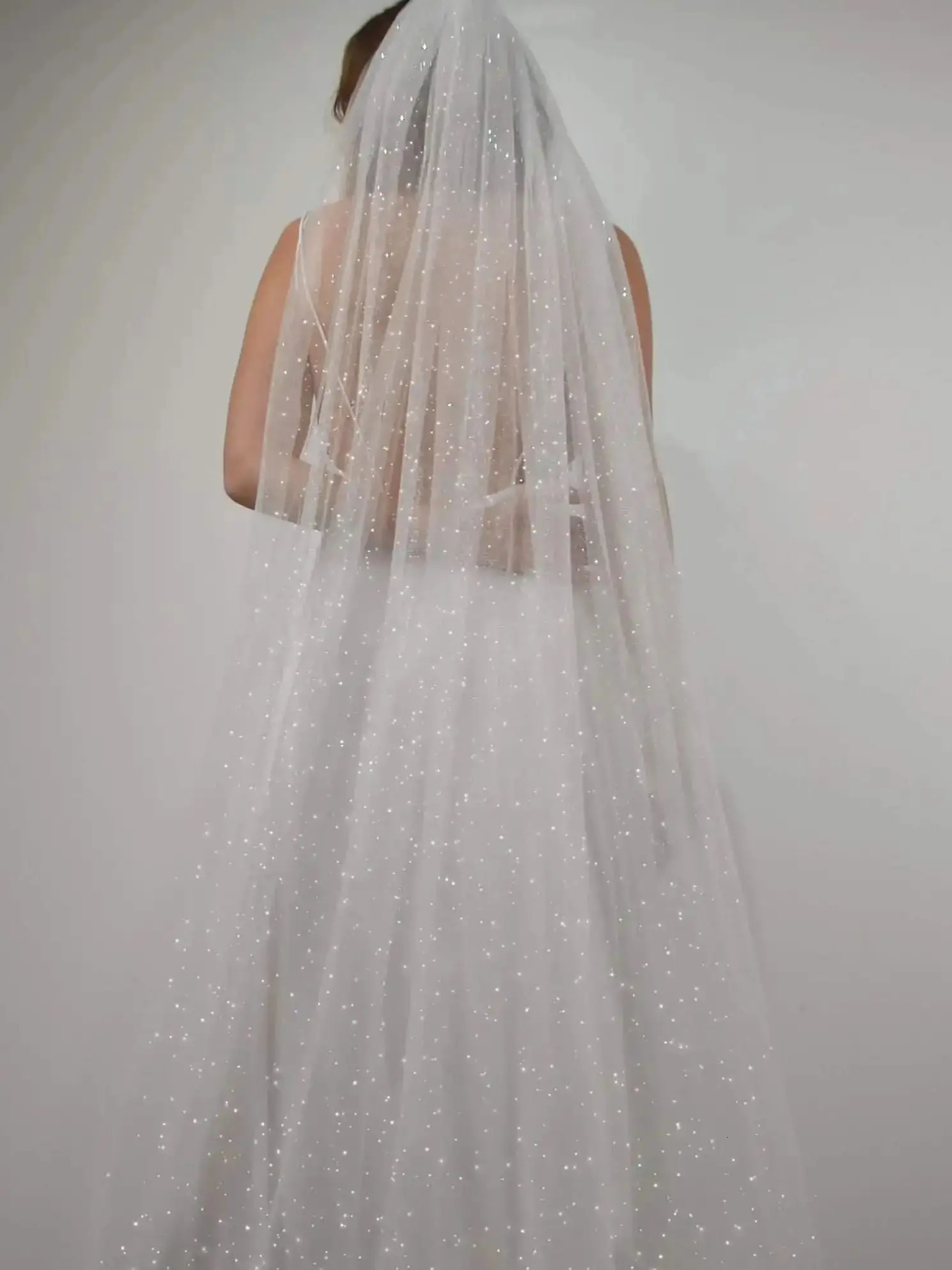 Long Sparkling Bridal Veil Shine Wedding Veil in Golden Hues with Sequins Cathedral Length Golden Veils with Comb V101 250610