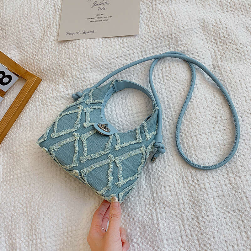 Fashionable High-End Women's Internet Celebrity Same Style Niche Design Denim Quilted Handbag Versatile Shoulder Bag