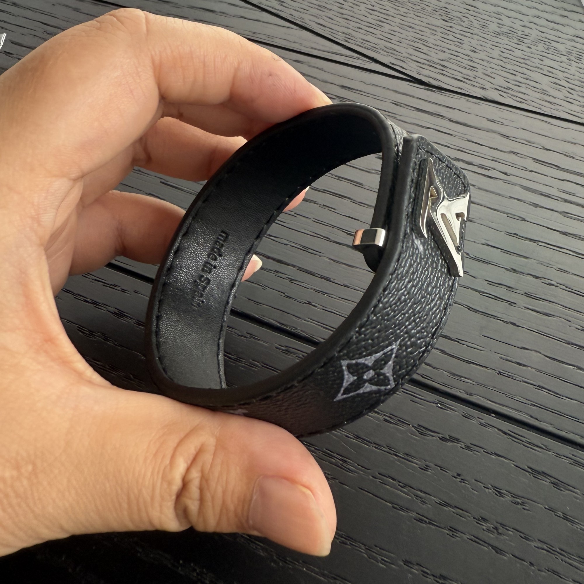 Luxury designer Girl woman man boy letter real leather slim bracelets elegant 18K Gold Bangles V branded engrave bracelet Fashion Jewelry Lady Party