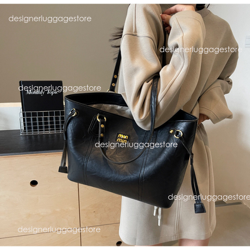 designer High-end Practical Handbag Tote Bag Large Capacity Shoulder Commuter Women's Bag 2025 Autumn Winter New Korean VersionLarge Bag