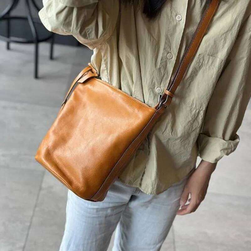 2024 Retro New Bucket Black Leather Women's Tote Top Layer Cowhide Single Shoulder Crossbody Bag
