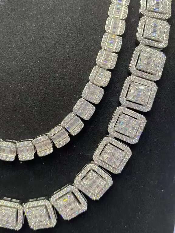 OACOCA New Mens and Womens Square Necklace Sier Baguette Dia VVS Moissanite Cuban Chain