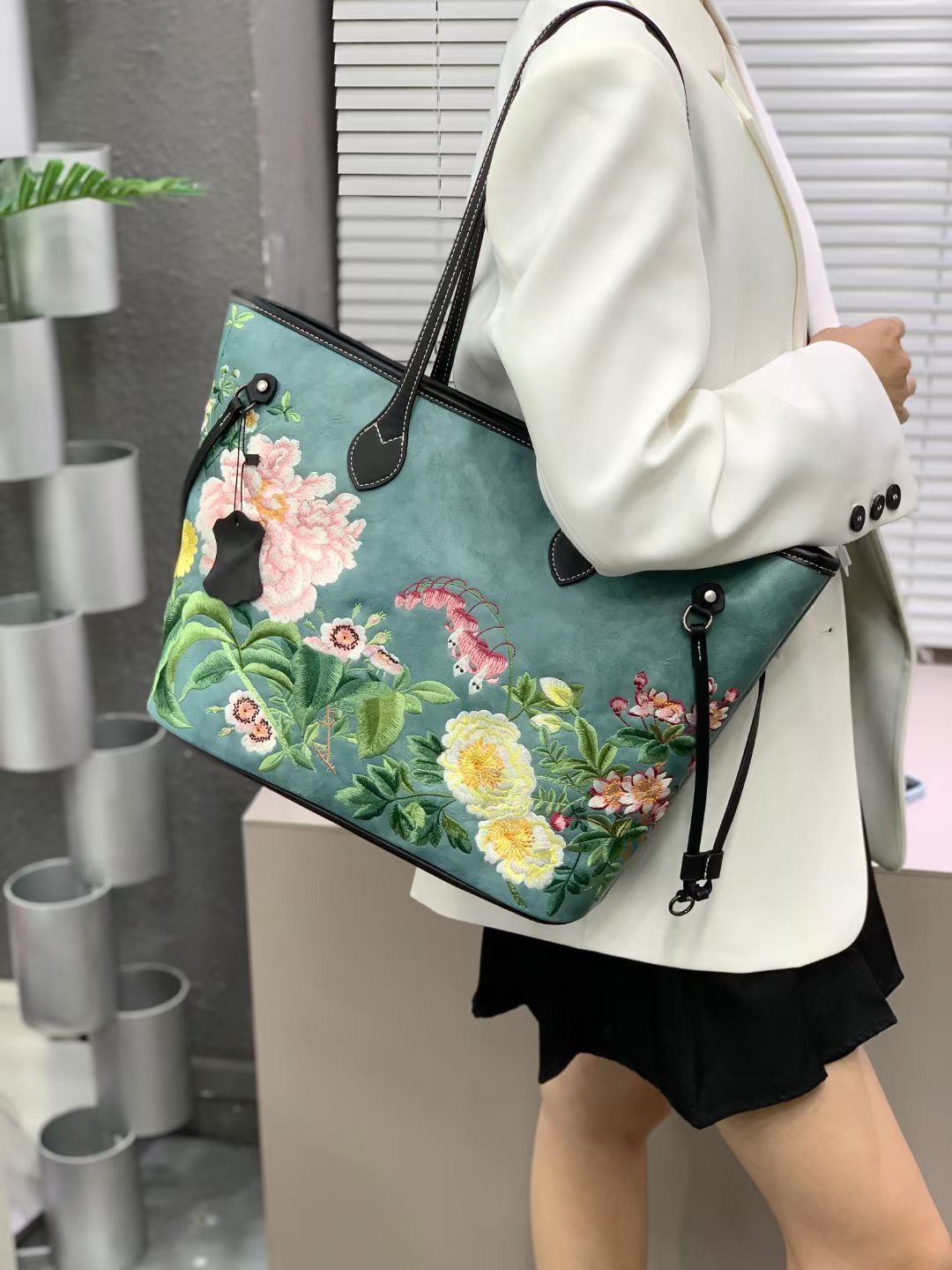 RH8786 Chinese Floral - Embroidered Handbags designer bag Support customization