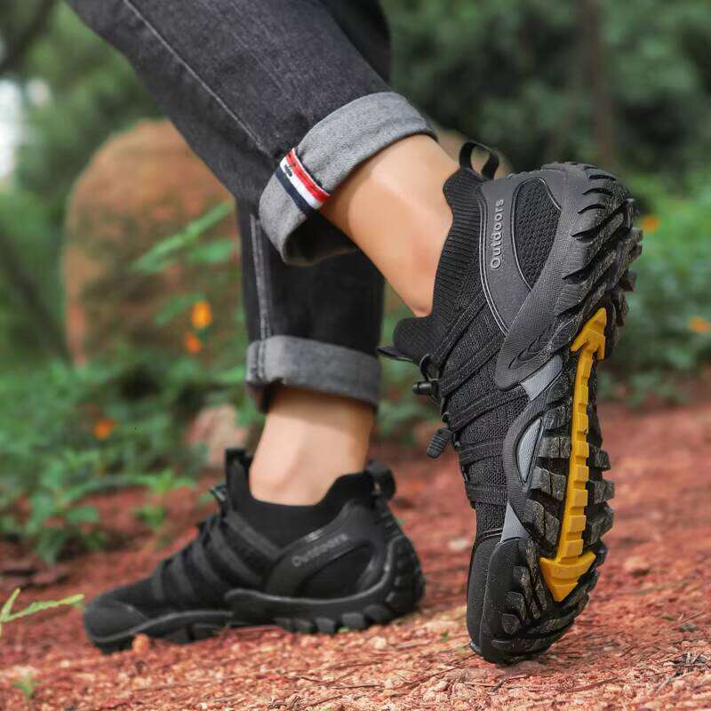 New Outdoor Flying Weave Men Tracing Creek Mountaineering and Hiking Unisex Shoes