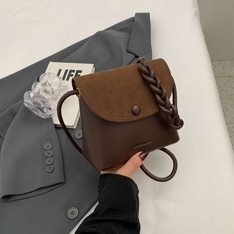 Trendy Women's Bags 2023 New Niche Design Shoulder Textured Fashion Crossbody Bucket Bag for Women