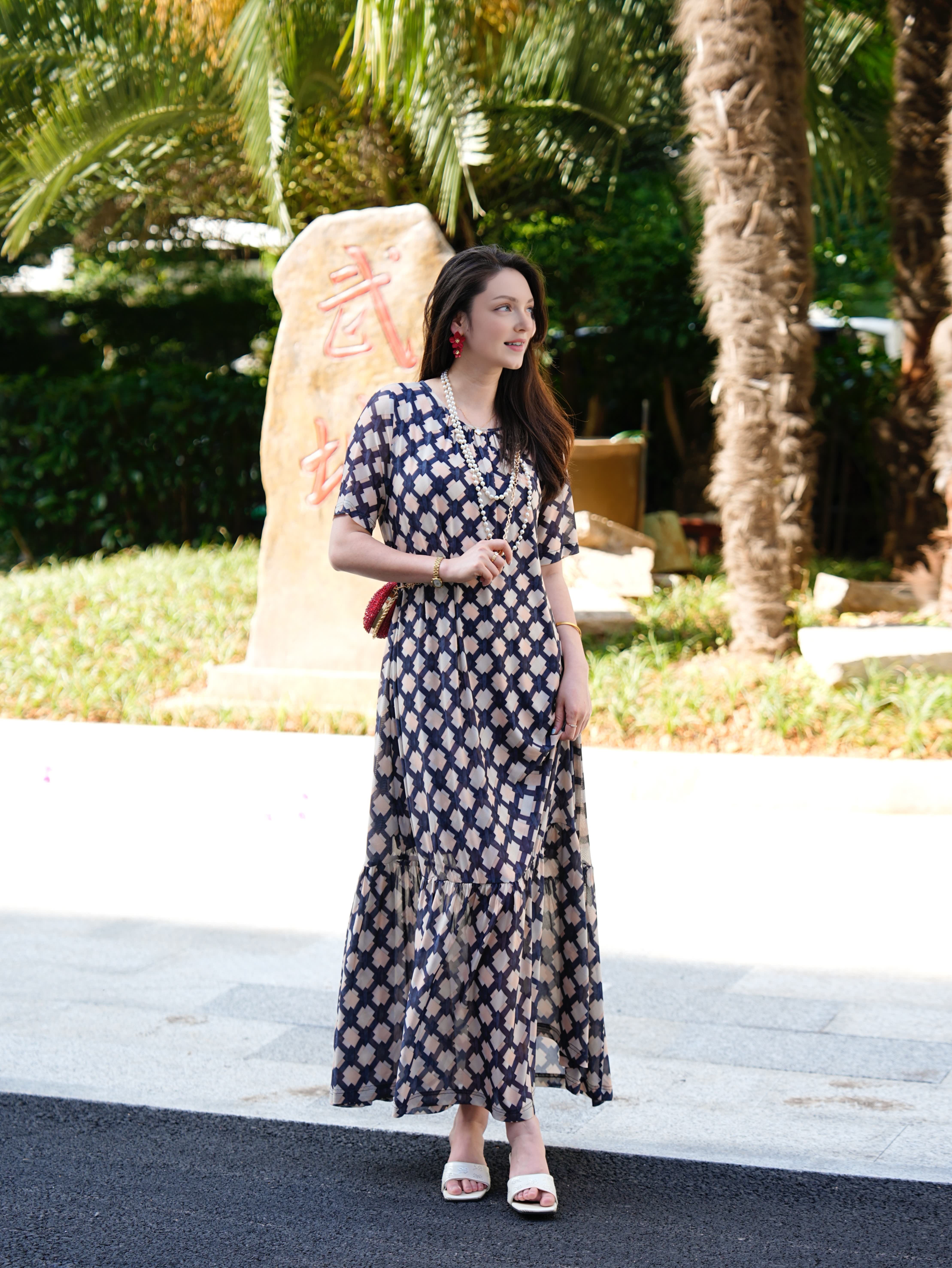 HZHJ original designer black and white geometric dress, French high-end temperament and Western style