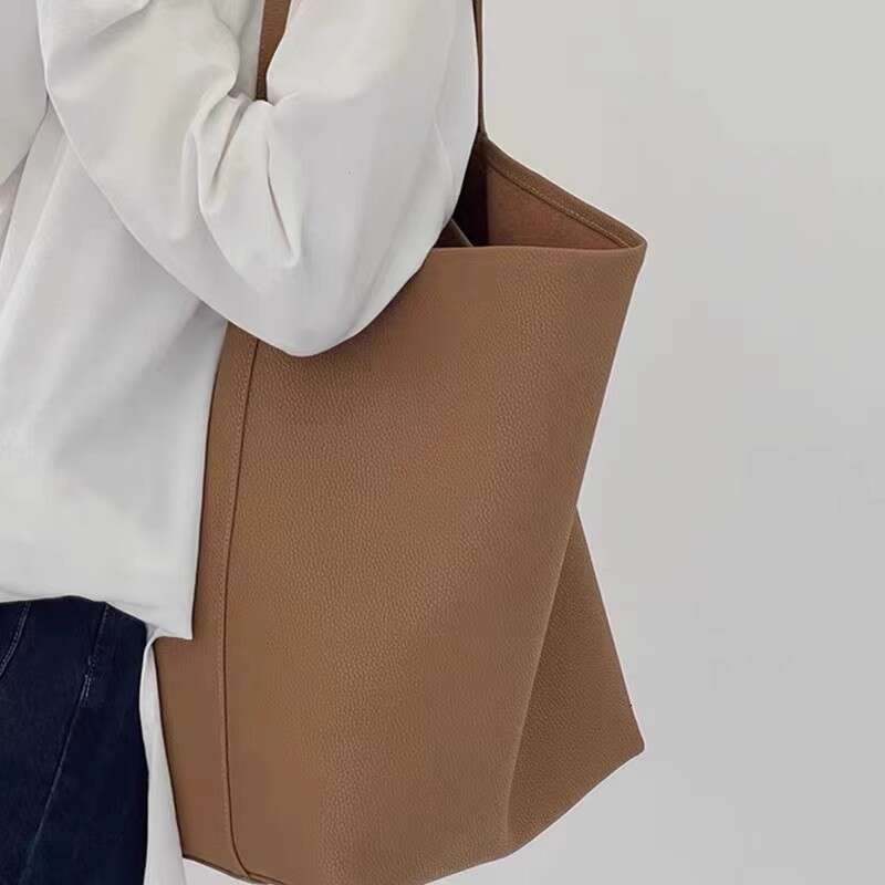 Lychee Grain Soft Leather Bucket 2023 New High-End Commuter Large Capacity Shoulder Lazy Style Tote Bag Trend