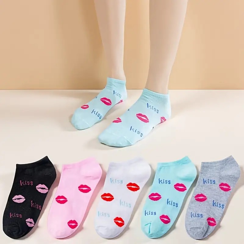 Academy-Inspired Women's Knitwear: Soft Low Cut Boat Socks Perfect for Seasonal Transitions